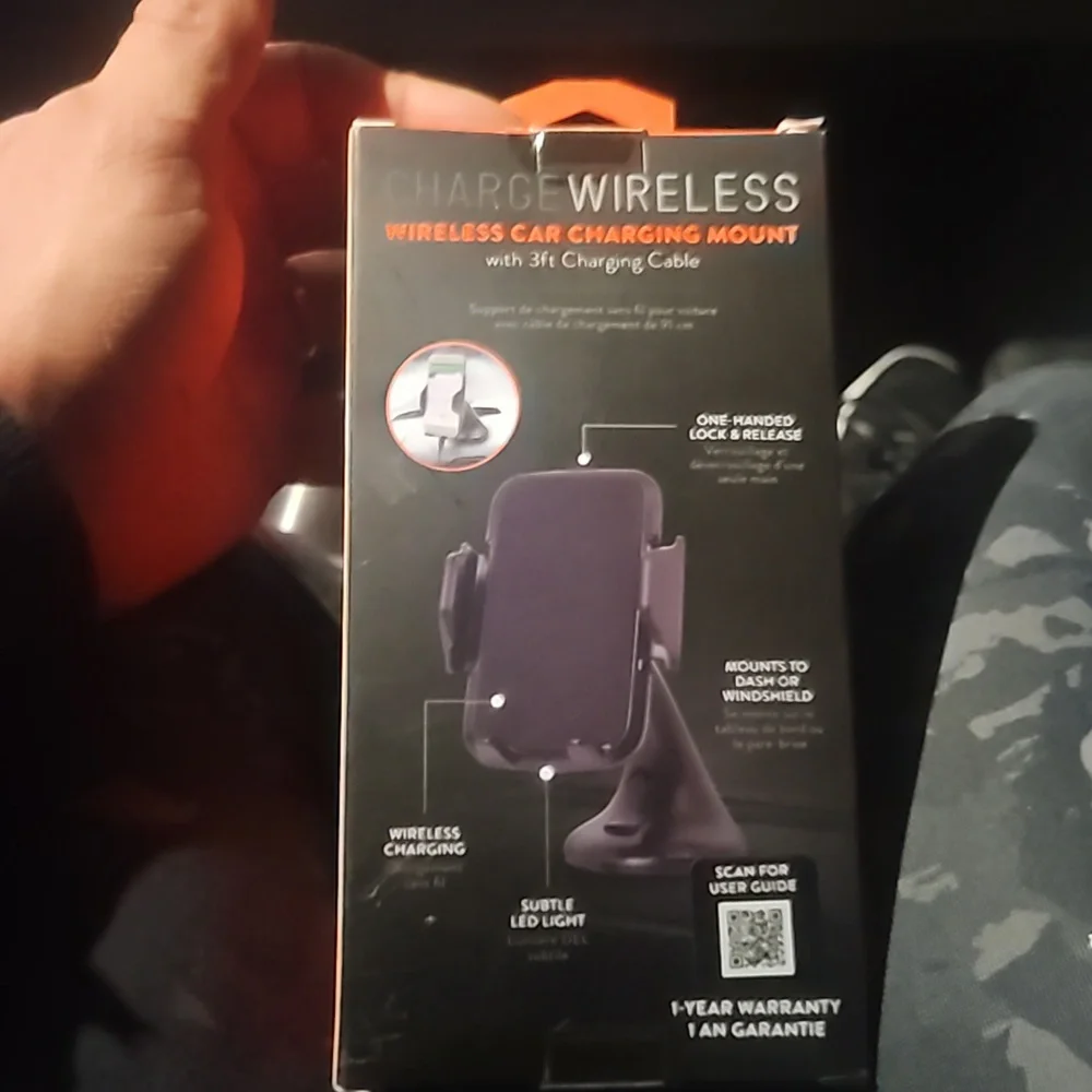Wireless charger with mount
